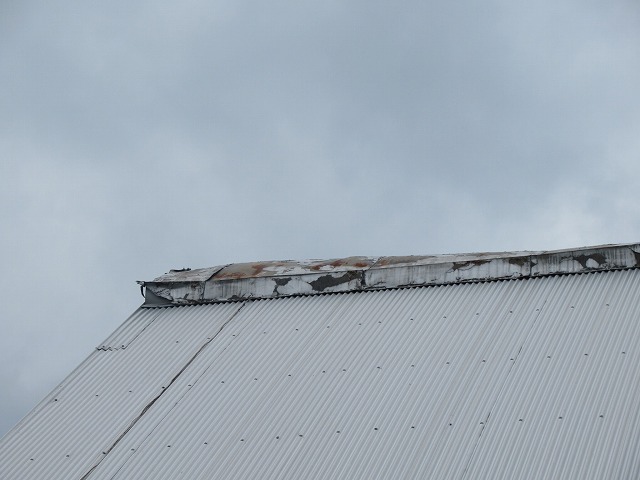 甲州市　トタン屋根