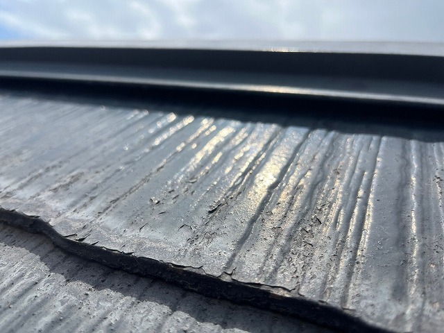 南アルプス市　スレート屋根　塗膜劣化　表面ざらざら