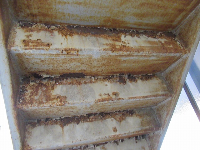 笛吹市　階段裏さび