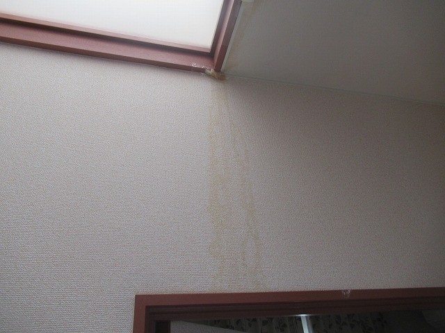 甲府市室内の雨漏れ