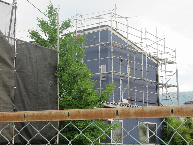 甲府市　屋根カバー工事　GMルーフ　太陽光パネル脱着