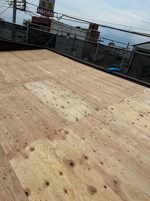 甲府市　コンパネ