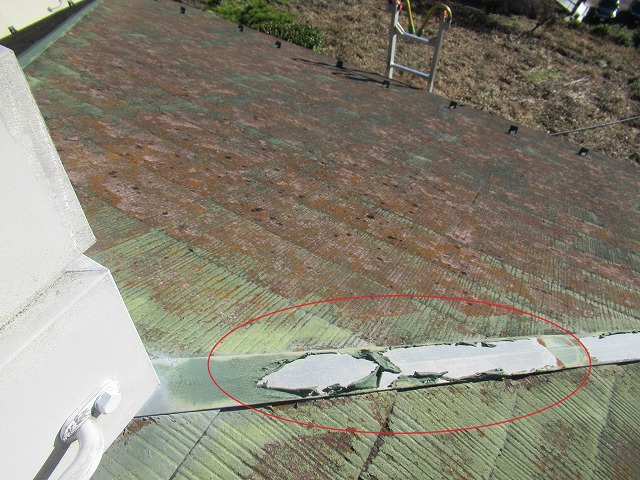 大月市コロニアル屋根棟板金