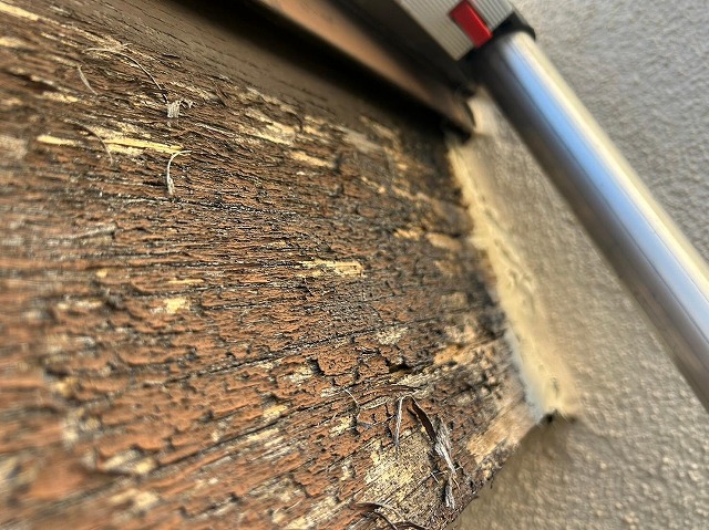 甲府市破風板隙間コーキング埋め