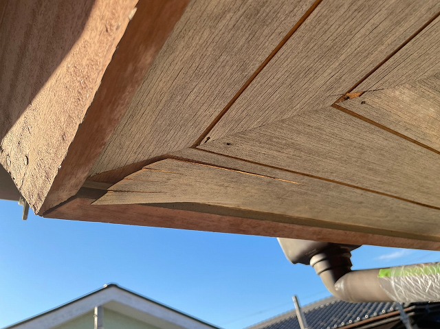 軒天井　剥がれ　角