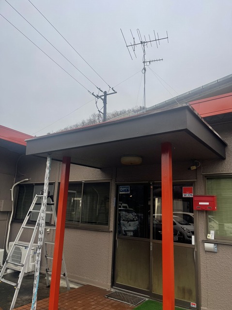 韮崎市　破風カバー工事完成の写真