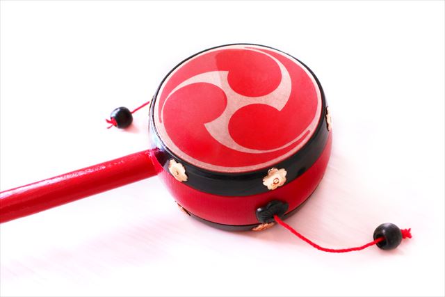 デンデンはデンデン太鼓に形が似ていることから呼ばれるようになった。