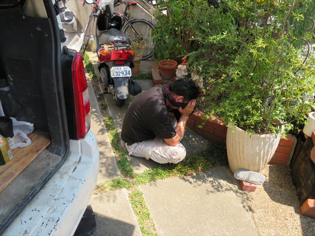 猛暑は作業職人の体力のほか、樹脂の化学反応も鈍らせます