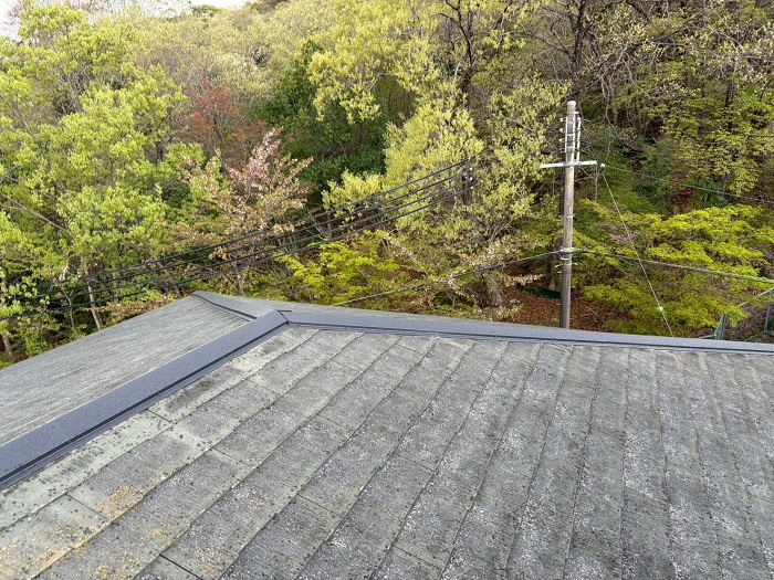 宝塚市で屋根補修工事として棟板金を交換した後の様子