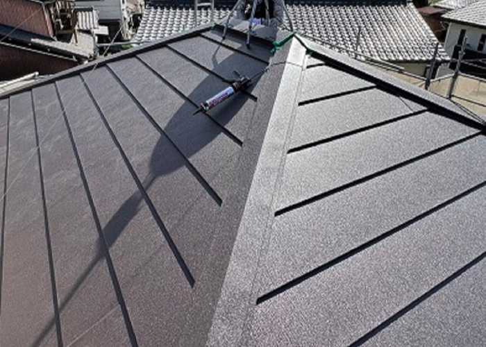 市川町にお住まいの方へカラーベスト屋根へのカバー工事をご紹介する現場の施工後