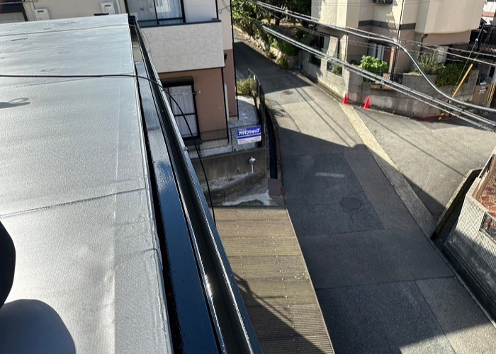 加東市で部分塗装工事として錆びた雨樋の塗り替えを行った後の様子