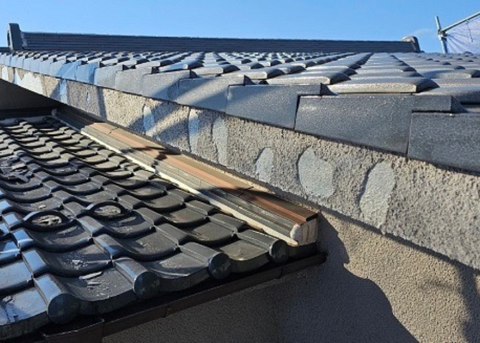 丹波篠山市　破風板及び外壁の補修工事を行う前の様子