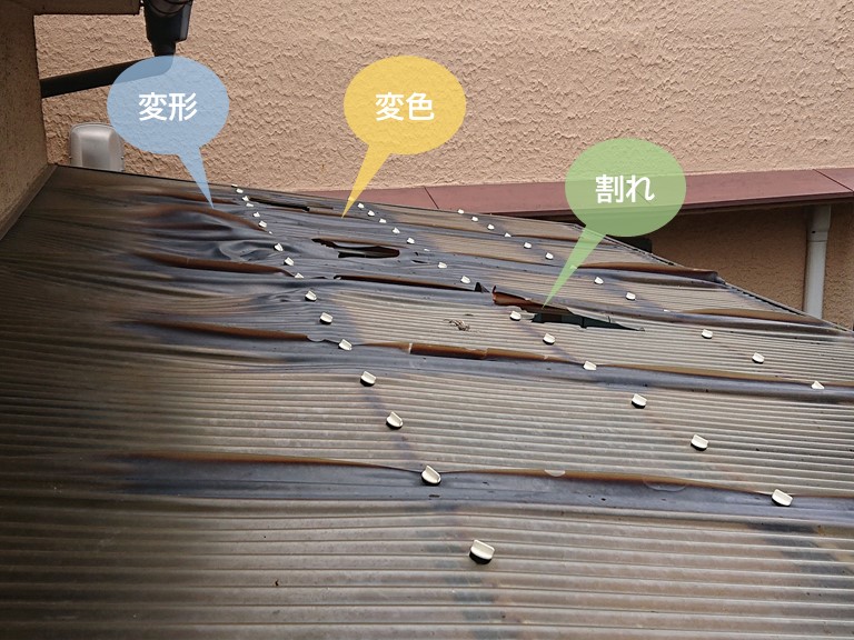 和泉市の軒天が迫っているベランダの波板の張替工事
