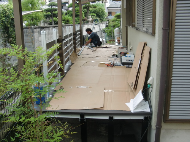 岸和田市西之内町でウッドデッキの手すり設置