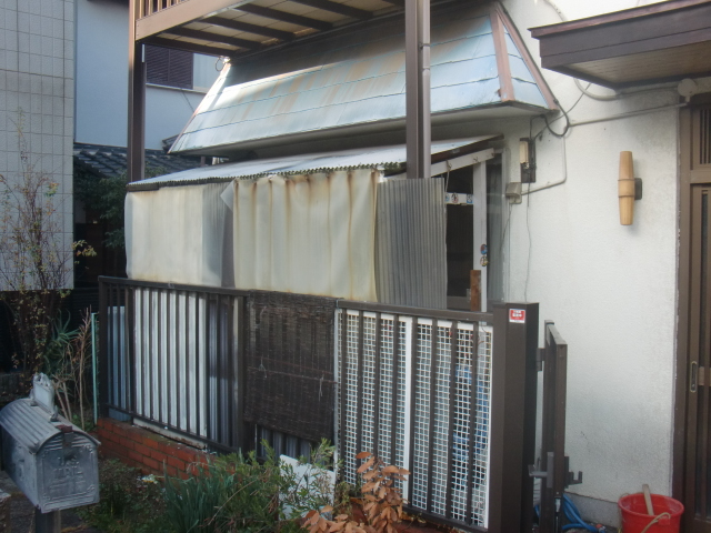 岸和田市土生町の既存の犬小屋