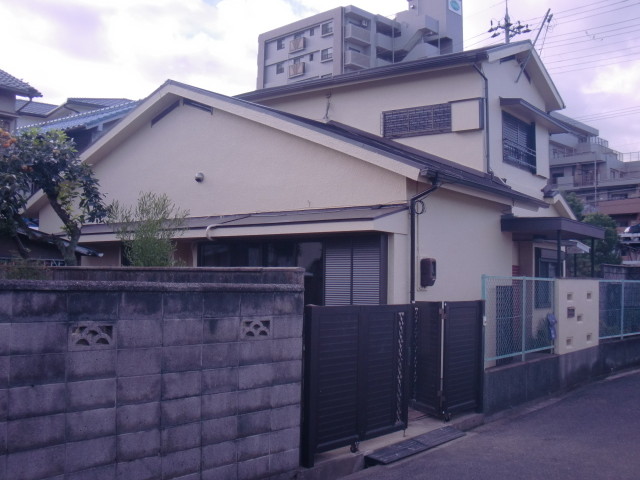 泉北郡忠岡町で屋根の葺き替え工事