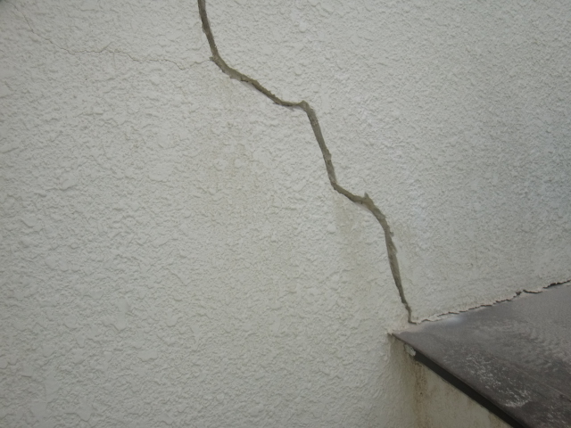 岸和田市春木本町のクラックカッター切状況