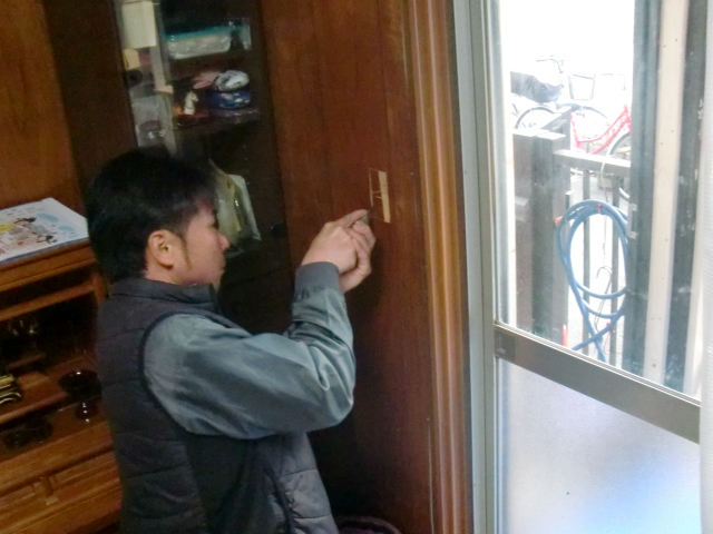 岸和田市土生町の物干し場設置に伴う電気工事