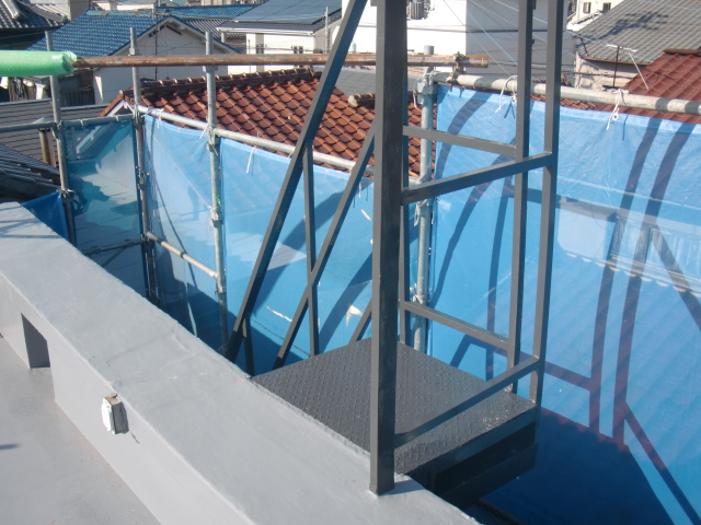 岸和田市の鉄階段塗装完了