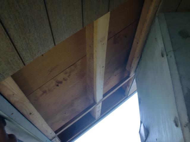 岸和田市土生町の軒天井一部撤去