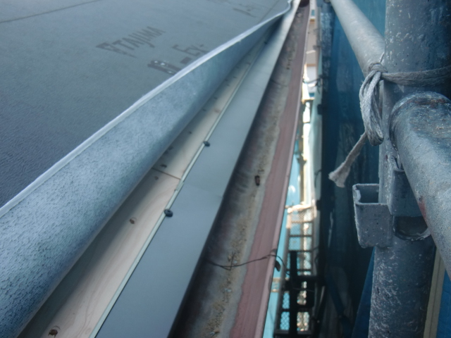 岸和田市吉井町の軒先水切り設置完了