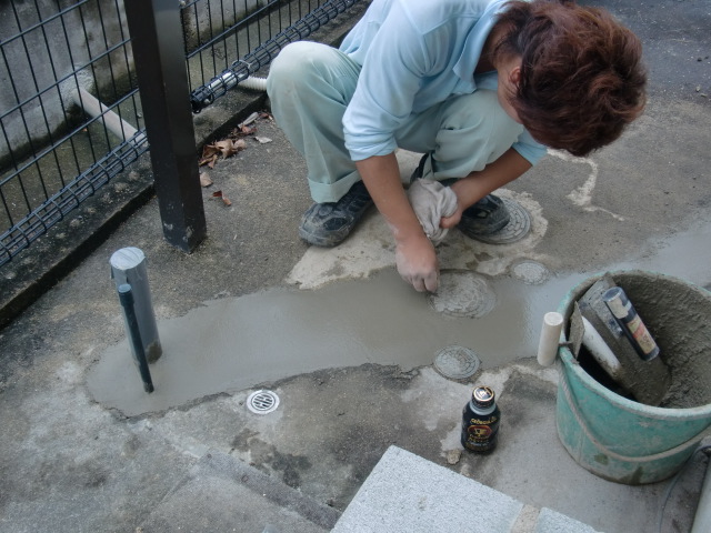 岸和田市西之内町の配管埋め込み工事