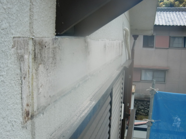 岸和田市大沢町の落下した庇の復旧工事　2日目