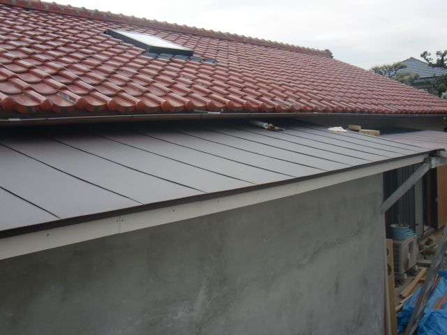 岸和田市西之内町の屋根葺き替え完了