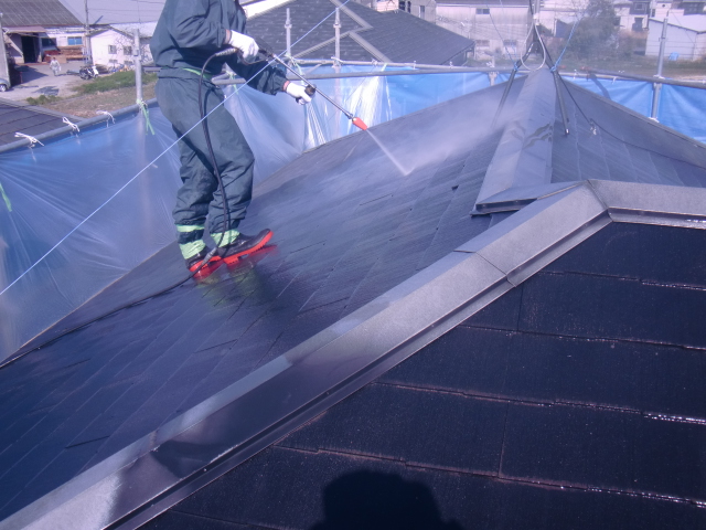 岸和田市尾生町の屋根の高圧洗浄