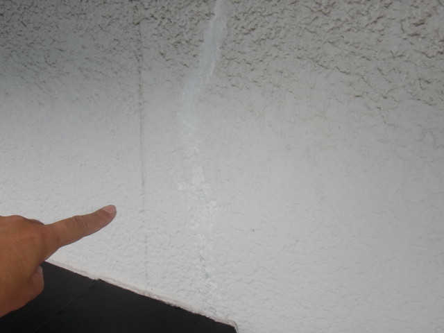 岸和田市摩湯町の外壁クラック補修