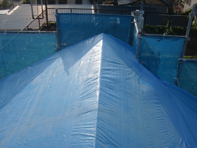 岸和田市春木本町の屋根養生状況