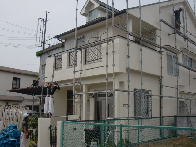 岸和田市春木本町の仮設足場の解体