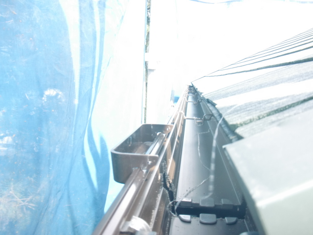 岸和田市春木本町の雨樋の内吊り金具