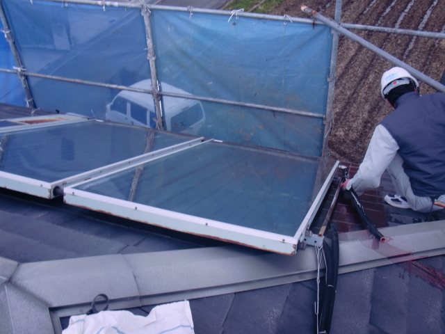 岸和田市尾生町のソーラーパネル撤去中