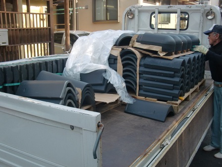 岸和田市土生町で屋根の洋瓦の葺き替えと棟瓦の設