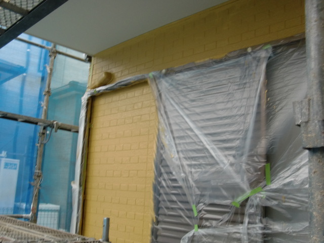 岸和田市尾生町の外壁上塗り・戸袋も塗装