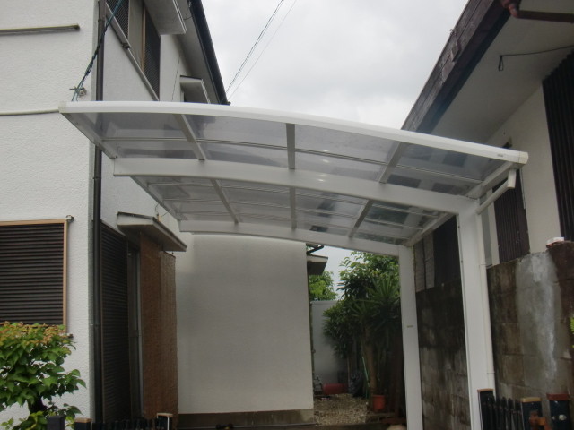 岸和田市摩湯町でカーポートの屋根復旧