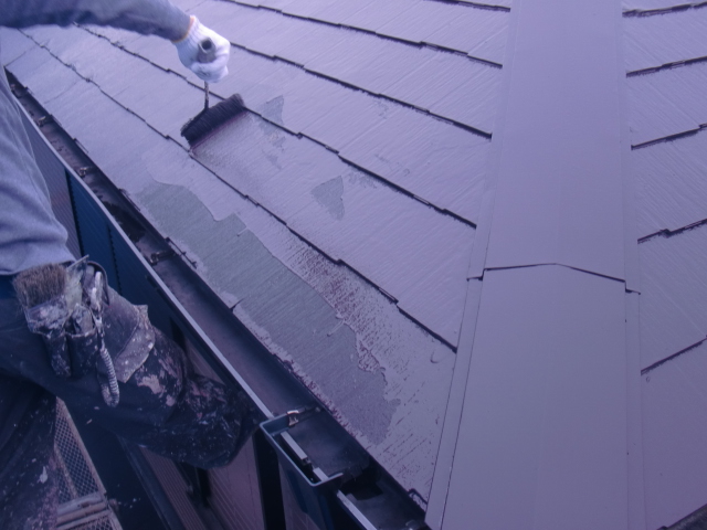 岸和田市尾生町のスレート屋根の中塗り