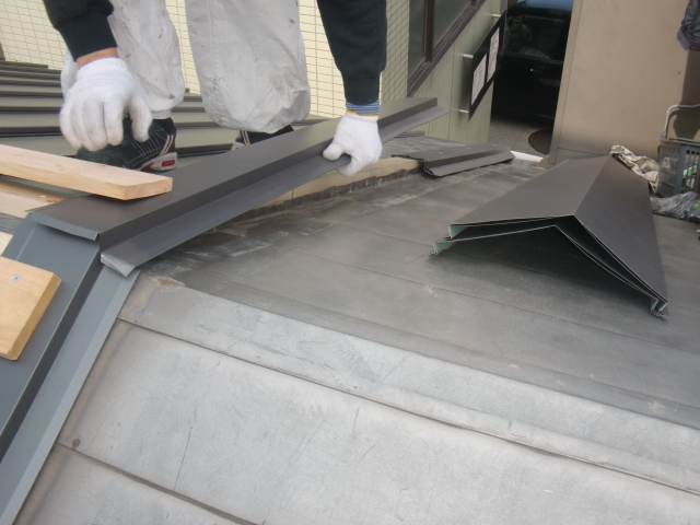 泉北郡忠岡町のケラバ水切り取り付け