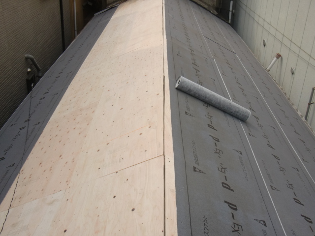 泉北郡忠岡町で改質アスファルトルーフィング設置