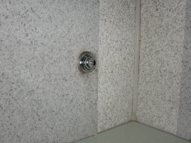 岸和田市尾生町のソーラーの配管止水