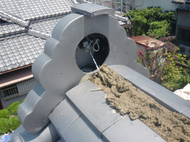 岸和田市土生町の上屋根の鬼瓦