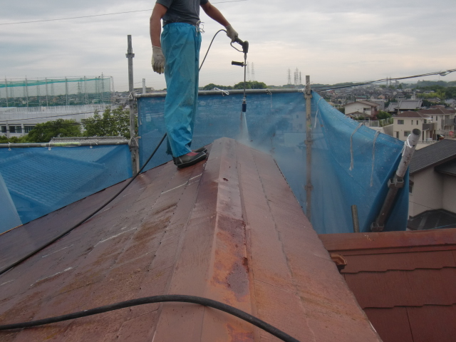 岸和田市摩湯町の複雑な屋根の形状