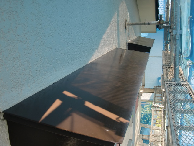 岸和田市天神山町の庇塗装