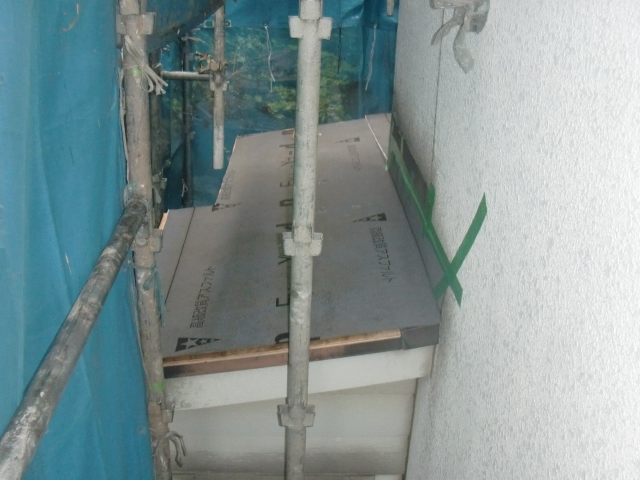 岸和田市春木本町の庇にゴムアスルーフィング張り