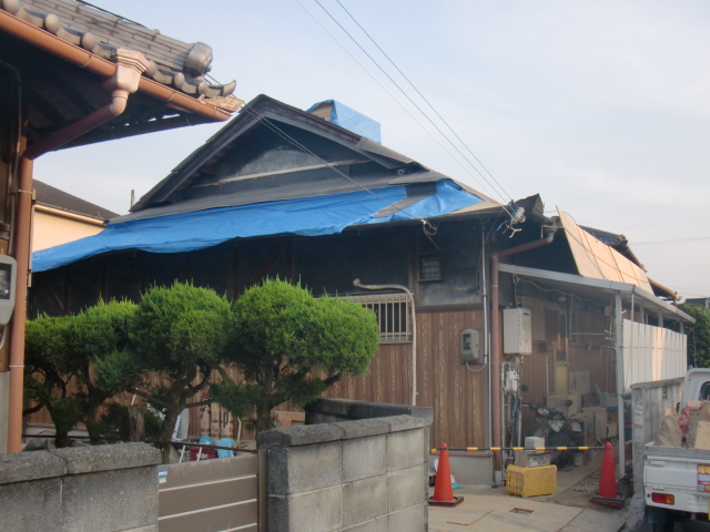 岸和田市土生町の下屋根を養生