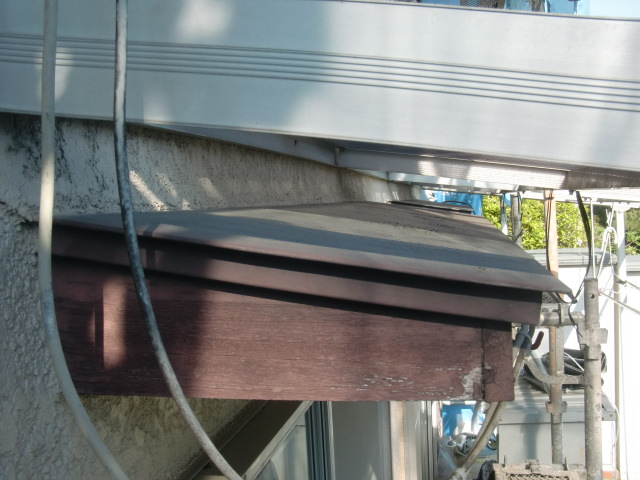 岸和田市天神山町の劣化した庇