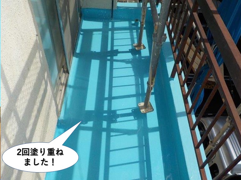 貝塚市のベランダにウレタン樹脂を2回塗り重ねました