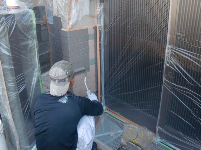 岸和田市吉井町のタイル部中塗り