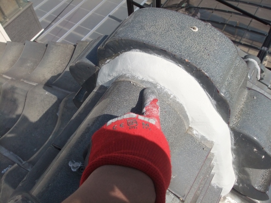 岸和田市土生町の鬼瓦に漆喰